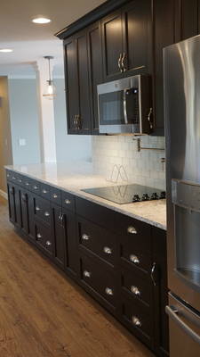 Galley kitchen, cooktop side