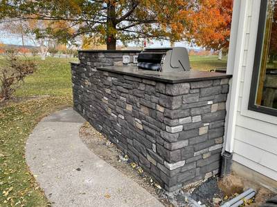 Backside BBQ & Fireplace
