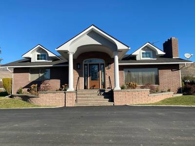 Covered entry Masonry planters