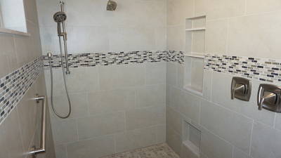 Shower details, all the niches!