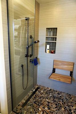 Walk-in shower and shower seat Tile detail